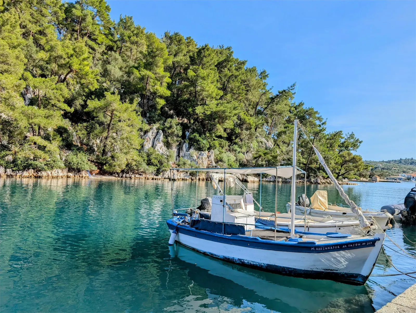 Antipaxos Voutoumi